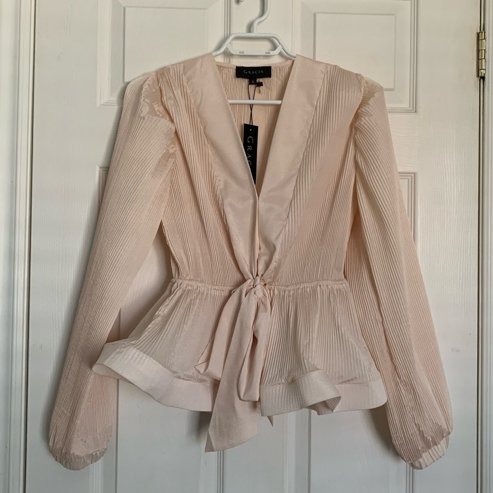 NWT Gracia Balloon Sleeve Tie Front Peplum Blouse
